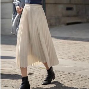 H&M Pleated skirt
